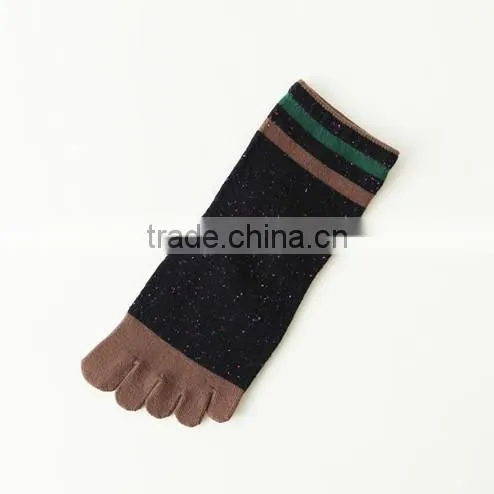 Hot Selling Japanese Design OEM School Lovely Girls Winter Comfortable Cotton Red Stripes Casual Injinji Yoga Socks photo-5