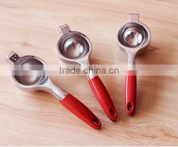 LM-106 Mirror Finish Lemon Squeezer With Rubber Soft Handle photo-3