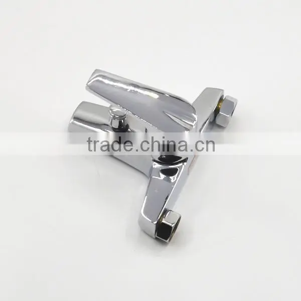 2015 Good Quality Brass Cold and Hot Water Mixer Bath Faucet photo-3