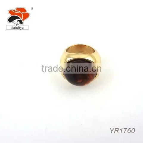 Wholesale Nobiliary Style Gold Tone Plating Alloy Resin Ring For Wedding