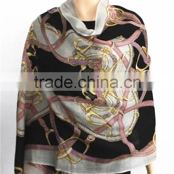 Belt Printed Wool Scarf With Fringe photo-3