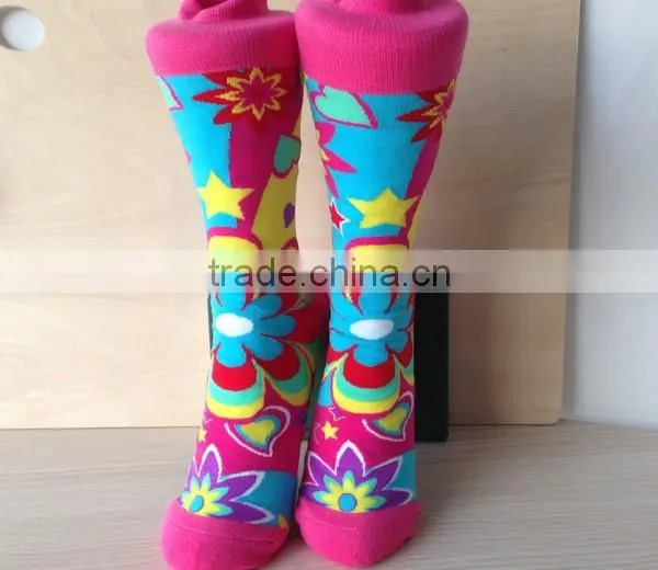 Small MOQ Hot Sale HaiNing Socks Manufacturer 200 Needles All Over Floral Stock Female Ladies Socks photo-3