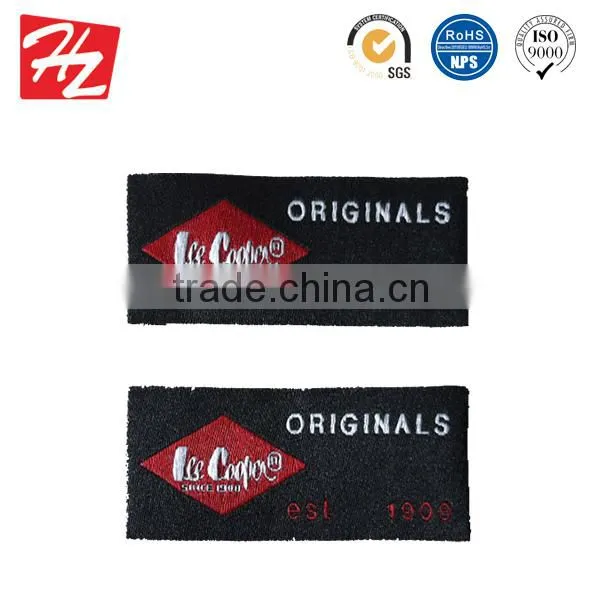 China Customized Fold Over Hang Tag in Prompt Delivery