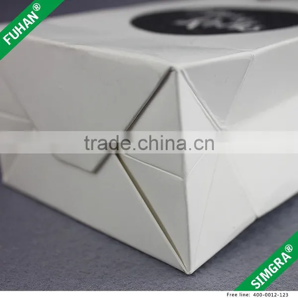 Custom Multicolor Printed Packaging Paper Bag for Clothing photo-5