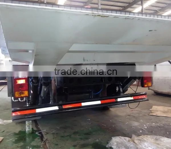 Export to MALDIVES Small Cargo Truck With Hydraulic Tail Lifting photo-4