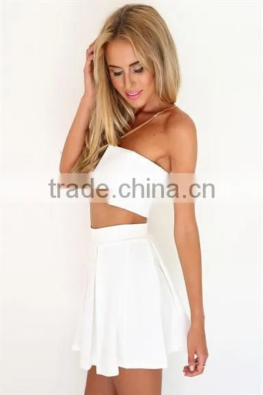 The Strapless Buster Features a V-cut Out Boned Neckline Girls Two Sets photo-2