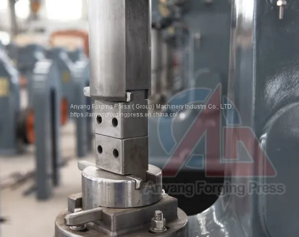 Pneumatic Forging Hammer Blacksmith Pneumatic Forging Hammer photo-3