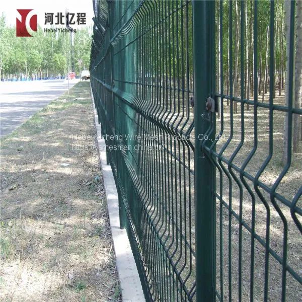 Galvanized and PVC Coated Triangle Bend 3D Curved Welded Fence photo-3