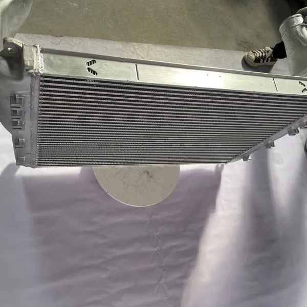 Pop-ups FAW J6 Truck Intercooler 1119010-DY604 Auto Cooling System photo-4