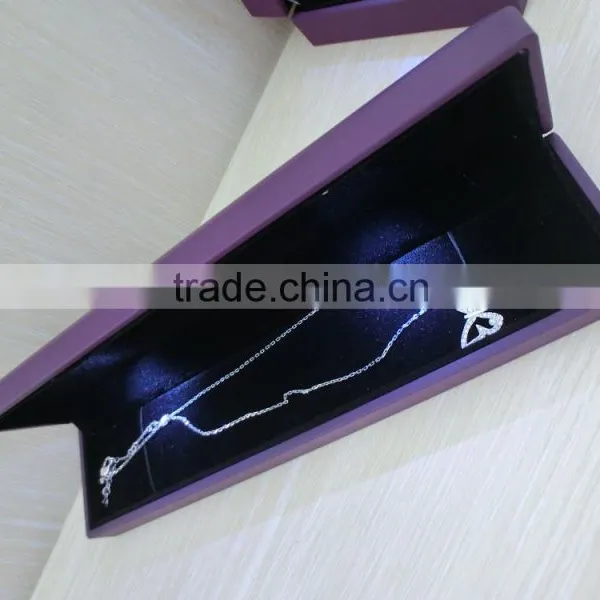 Luxury Varnished Bracelet Box Bangle Box Wedding Gift Set With LED Necklace Wooden Box photo-5