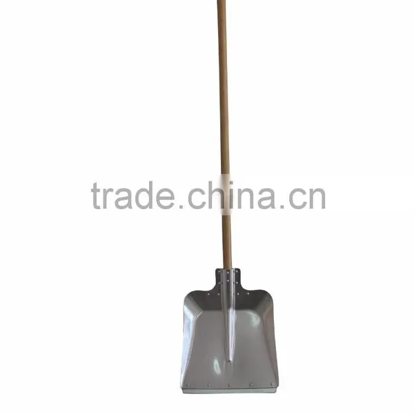 13" Aluminum Snow Shovel With Wooden Hanlde
