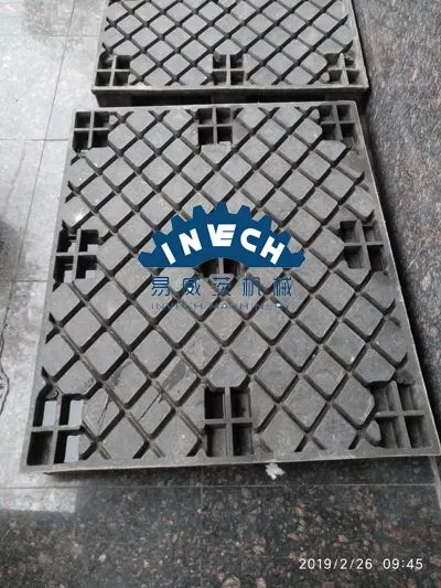 Машины для прессования паллет из смеси пластика и древесной стружки photo-2
