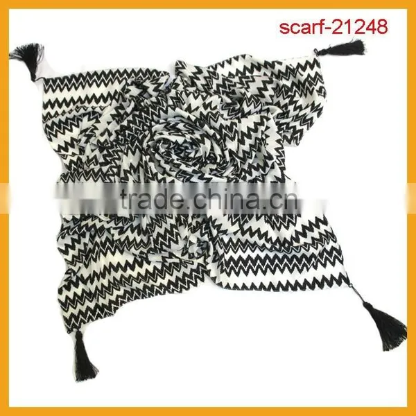 2014 Wholesale Fashionable Square Chiffon Scarf photo-3