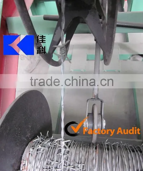 Automatic Hot-dipped Galvanized Steel Wires Twisted Barbed Wire Fence Weaving Machines photo-4