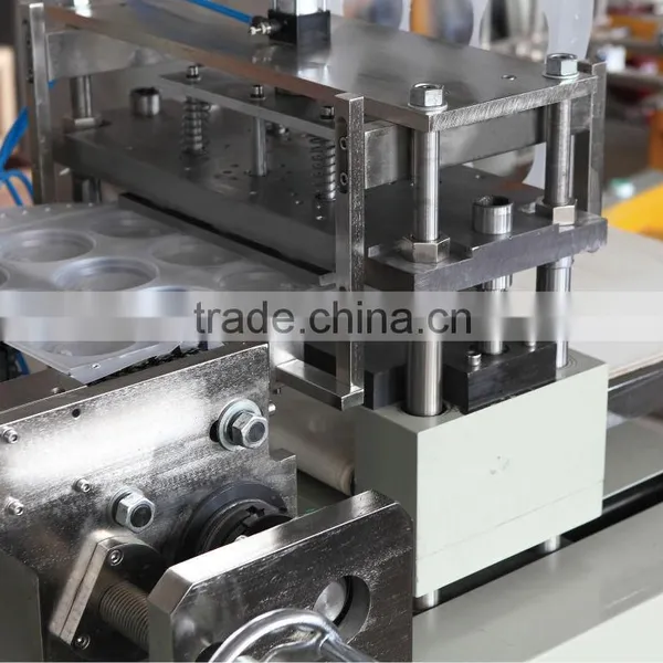 DB-450PP Plastic McDonald's Cup Lid Thermoforming Machine photo-4