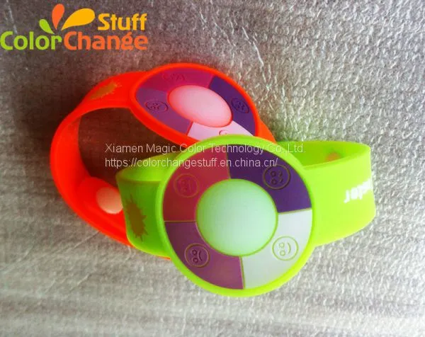 UV Sensitive Color Changing Silicone Bracelet (Color Change Under Sunlight or UV Light ) photo-3