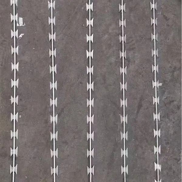 Razor Wire Fencing System with 12-Gauge Steel Core for Heavy-Duty Security