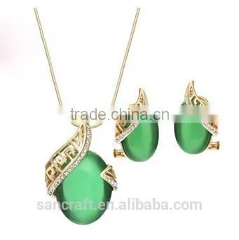 2016 Latest Luxury Elegant Women Opal Emerald Necklace Short Jewelry Wholesale