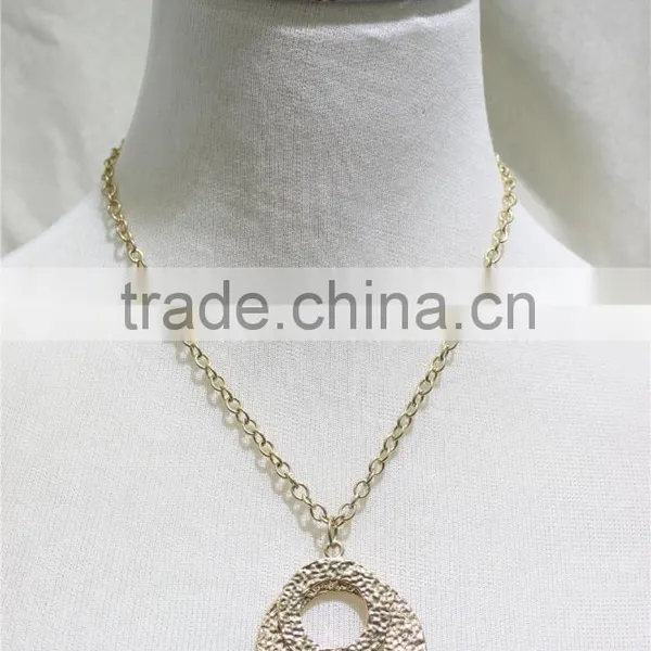 Newest Goldtone Circles w/ Pattern Wave Pendant Necklace Simple Chain Necklace 2016 Fashion Style Wholesale