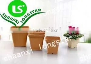 Plastic flower pots and planters