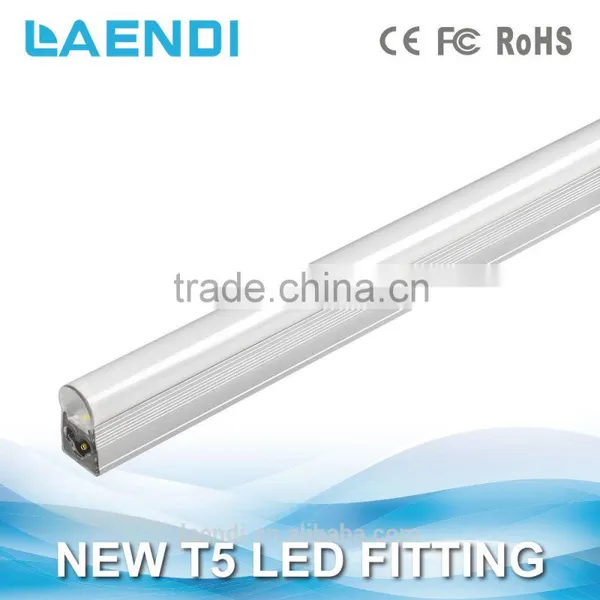 Latest Technology 100lm/W High Brightness New T5 LED Fitting No Dark Area When Connect Together photo-3