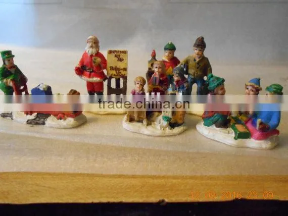 Set of 5 Christmas Village Houses & 6 People Figurines photo-4