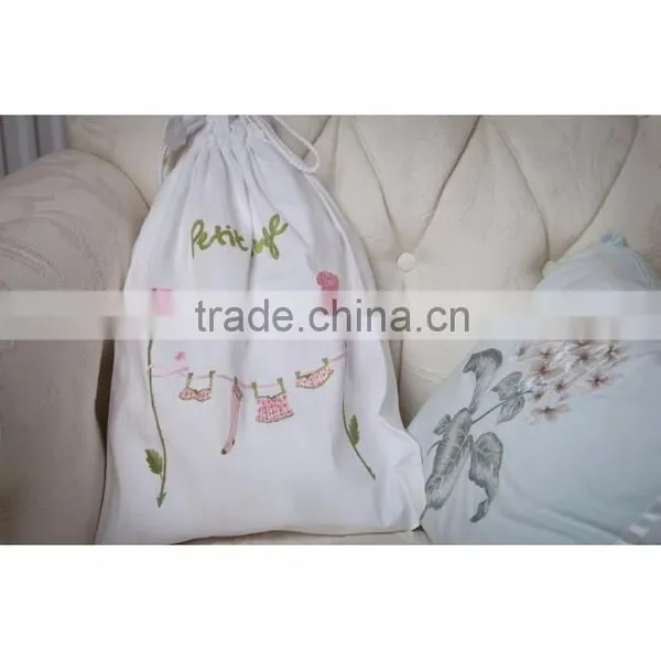 Embroidered Lingerie / Swimsuit Travel Bag photo-3