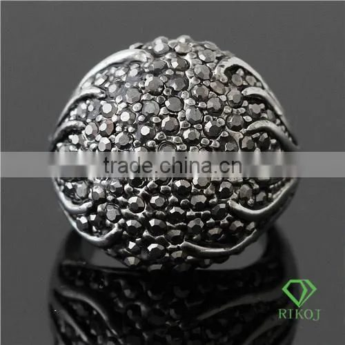 Fashion Retro Black Crystal 18k White Gold Ring photo-2