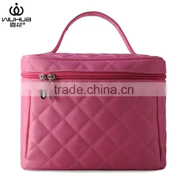 Classical and Quilted Nylon Stock Cosmetic Case With Mirror for Travel photo-3
