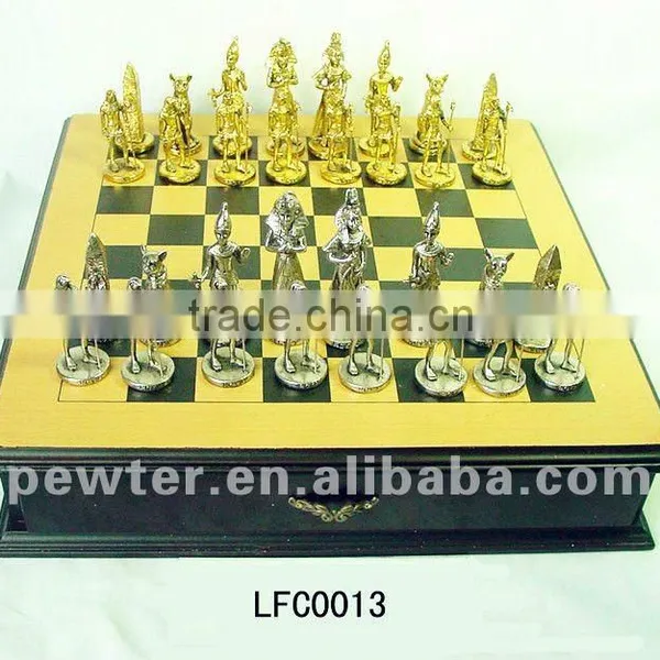 Steady Golden LOTR Metal Chess Set