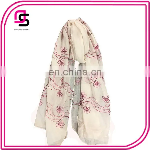 2017 New Products Hijab Woman Red Flower Embroidered Scarf Plain Dyed Shawl Wholesale Scarf