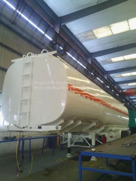 Полуприцеп бензовоз с емкостью 38000 литров для доставки топлива
