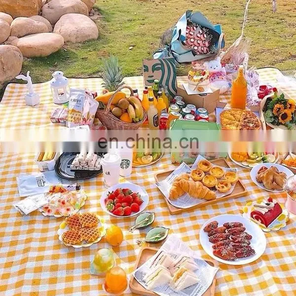 Low Moq Cheap Oxford Cloth Outdoor Camping Beach Grid Style 150*100 Foldable Picnic Mat Waterproof