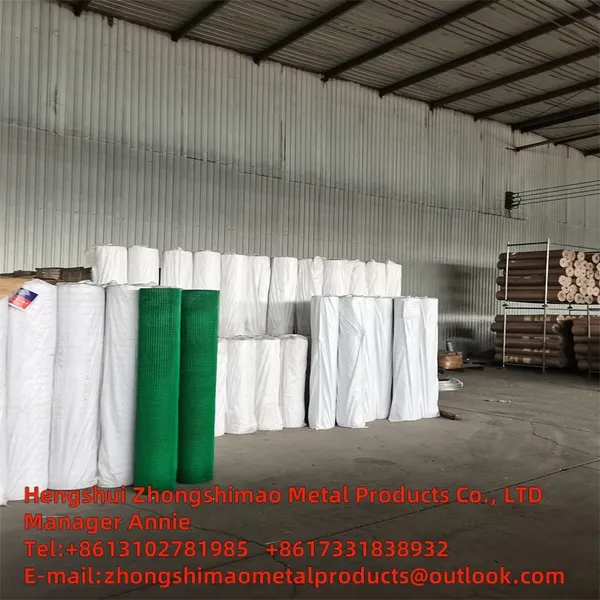 PVC-Welded Wire Mesh/flower and Wood Fences/ vinyl Coat Wire Mesh/ plastic Wire Mesh photo-2
