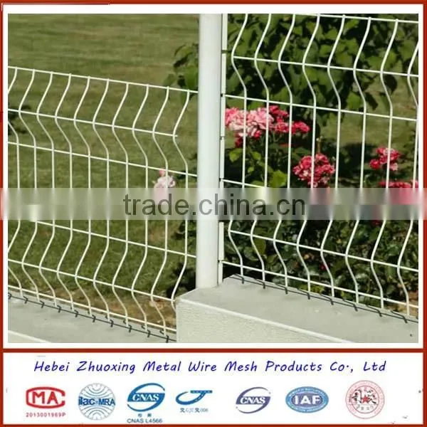 Powder Coated Trangle Wire Mesh Fence