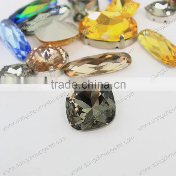 Fashionable Wholesale Heart Crystal Beads for Wedding Dresses photo-4