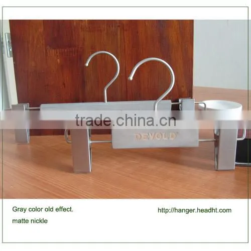Our HEAD Basic HEAD Wooden Pants Hanger Style Wooden Bottom Metal Clips Skirt Hangers for Display photo-3