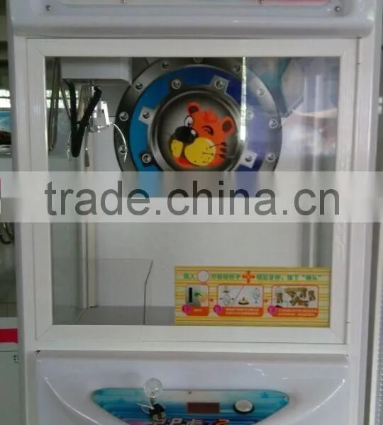 UK Hot Sale Quality Arcade Coin Operated Claw Crane Game Vending Machine photo-4