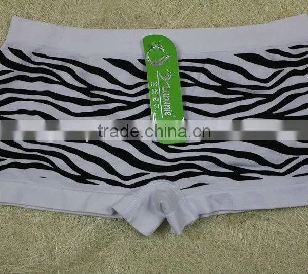 Black & White Pattern Women Seamless Underwear Boxer Short