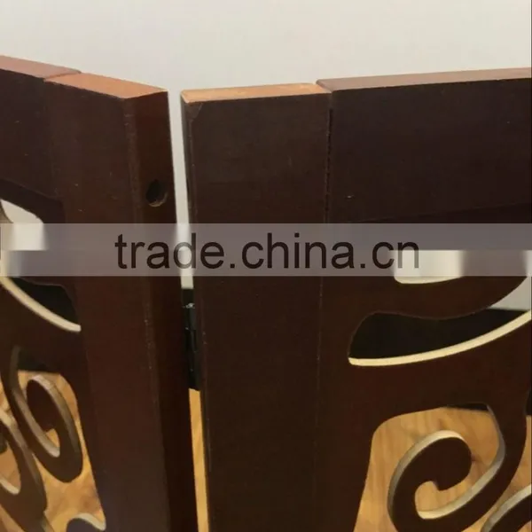 Foldable Wooden Pet Gate With Different Carve Patterns photo-4