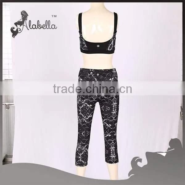 Stock Garments for Yoga Sets Sports Bra and Capri Leggings With Digital Printing photo-3