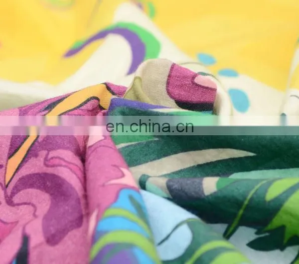 2011 Lady' Square Silk Scarf Hot Sell photo-4