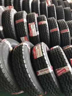 825R16 Two Lines Truck Tyre photo-3