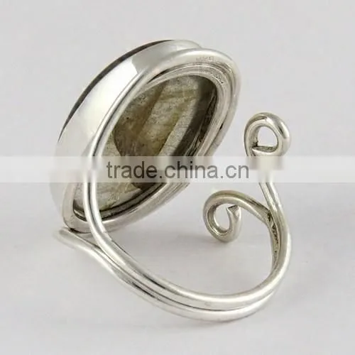 Blue Dreamer Bezel Setting Labradorite Ring, Gemstone Silver Jewellery, Indian Wholesale Silver Jewellery photo-5