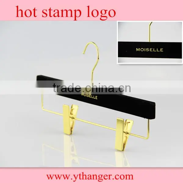 Durable Hook Red Anti-slip Plastic Clothes Hanger photo-4