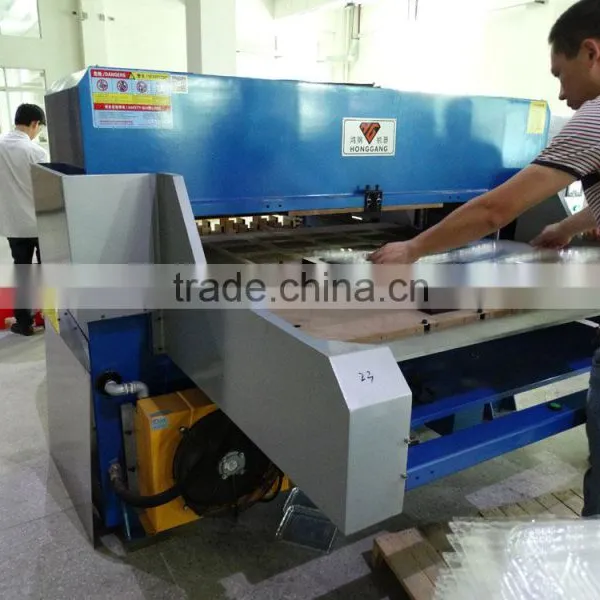 Hydraulic Plastic Die Cutting Machine Cut Blister & Tray for Toys photo-2