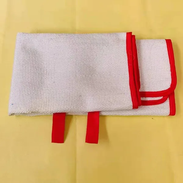 Prices of Baoding Petroleum and Petrochemical Protection Escape Blankets, Non-combustible Fireproof Blankets for Firefighting, Zhentai Customizes Fire Extinguishing Blankets in Various Sizes photo-2