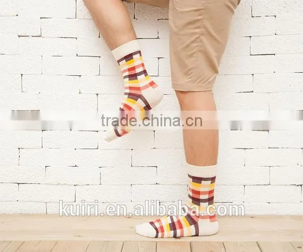 New Fashion Men's White and Black Socks Novelty Stripes Grid Short Sock Winter Autumn Men 100 Cotton In Tubes Socks photo-4