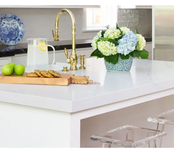 Code：8034，Calacatta Artificial Stone Quartz Slab Kitchen Countertops photo-3