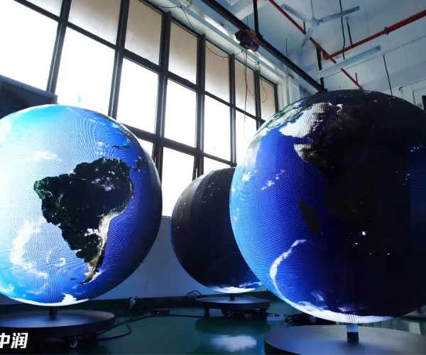 Custom Pixel Pitch LED Spherical Screen Seamless Mosaic Wifi Controlled 360 View Spherical LED Screen